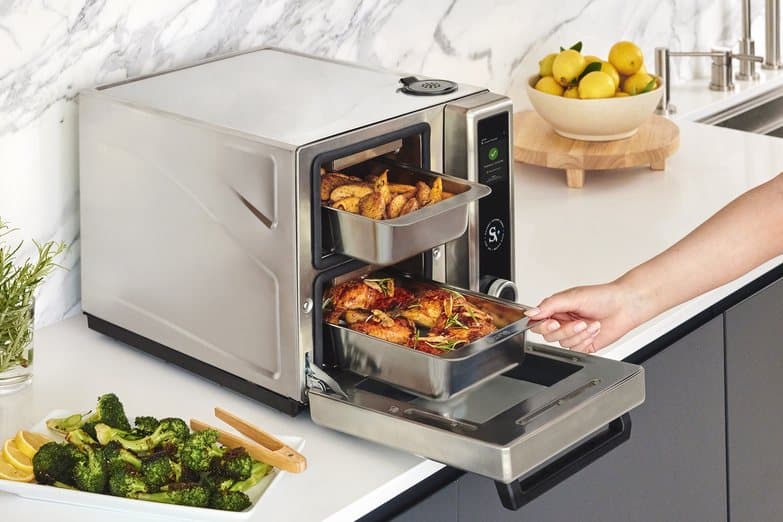 Loading meal trays into a Suvie